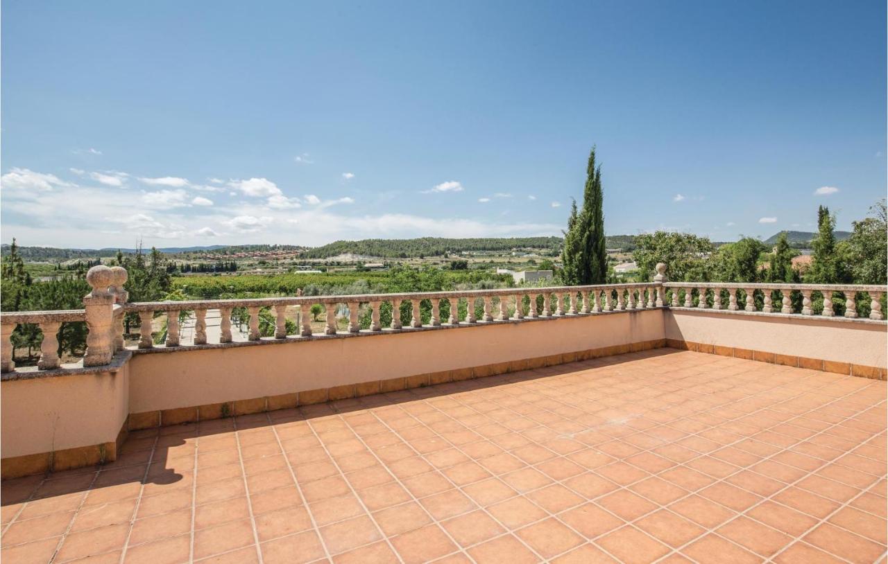 Awesome Home In Caravaca With Kitchen Caravaca De La Cruz Bagian luar foto