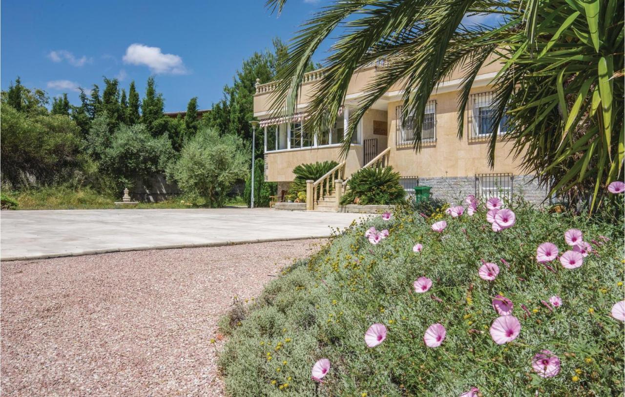 Awesome Home In Caravaca With Kitchen Caravaca De La Cruz Bagian luar foto