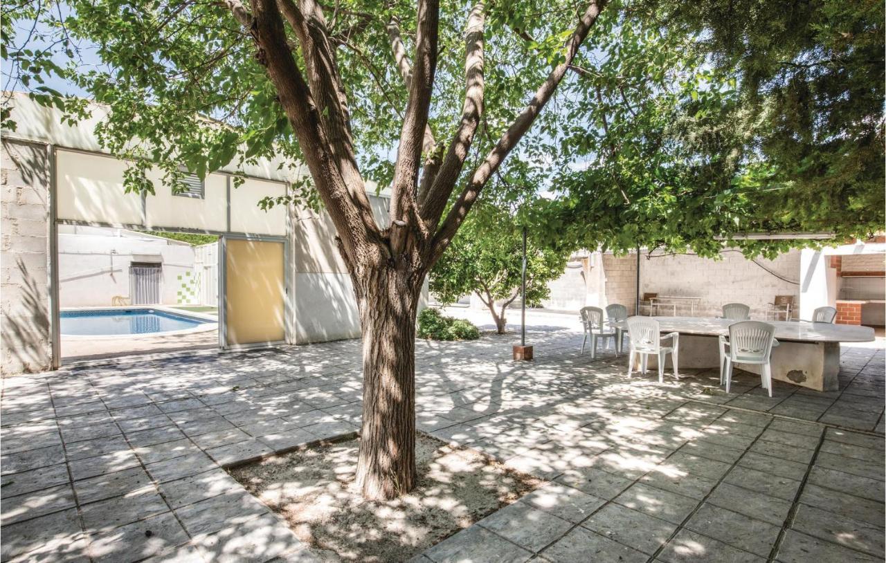 Awesome Home In Caravaca With Kitchen Caravaca De La Cruz Bagian luar foto
