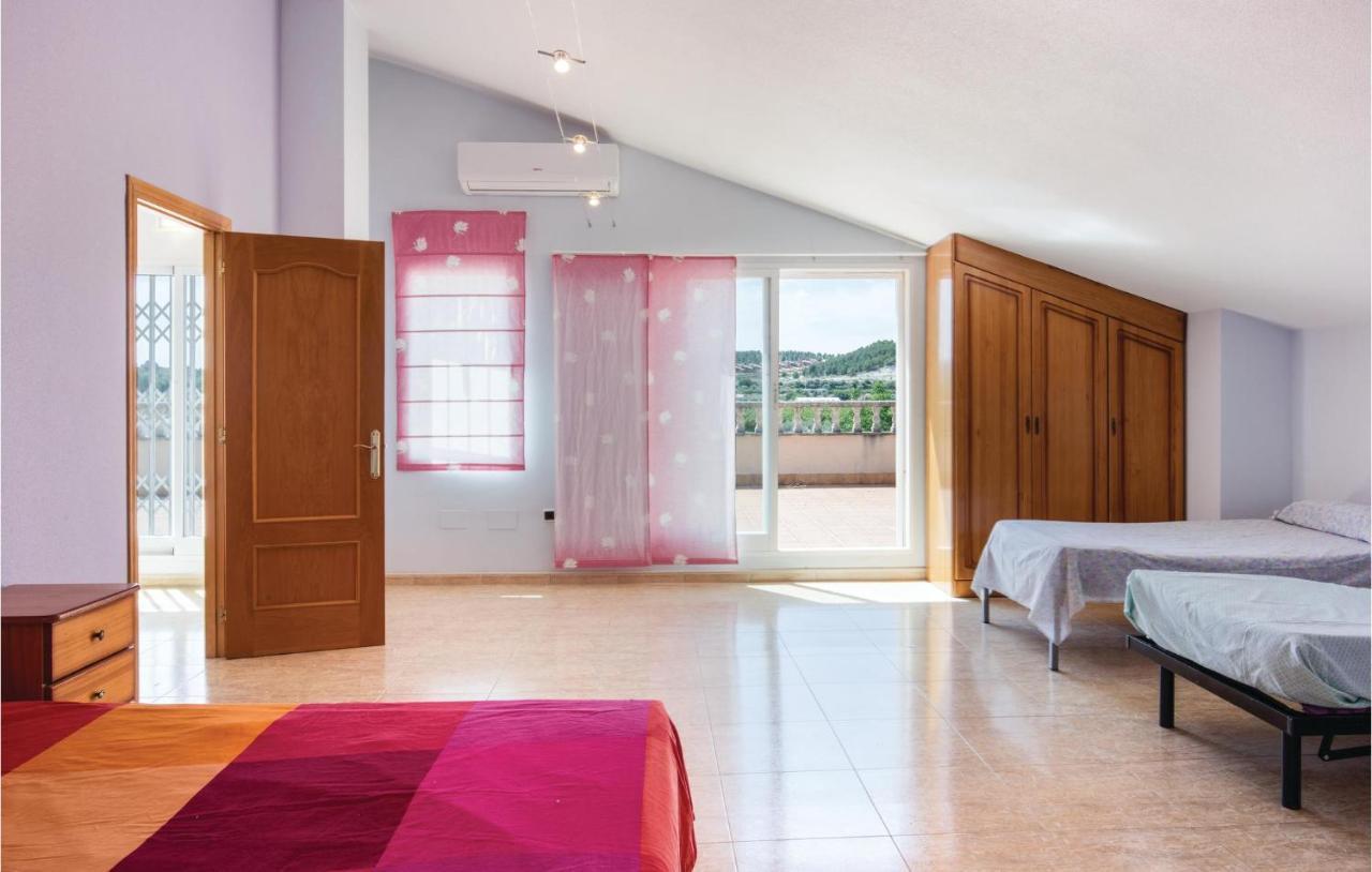 Awesome Home In Caravaca With Kitchen Caravaca De La Cruz Bagian luar foto